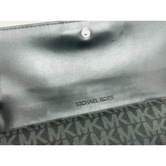 Michael Kors Jet Set Travel large trifold wallet - Picture 3 of 4